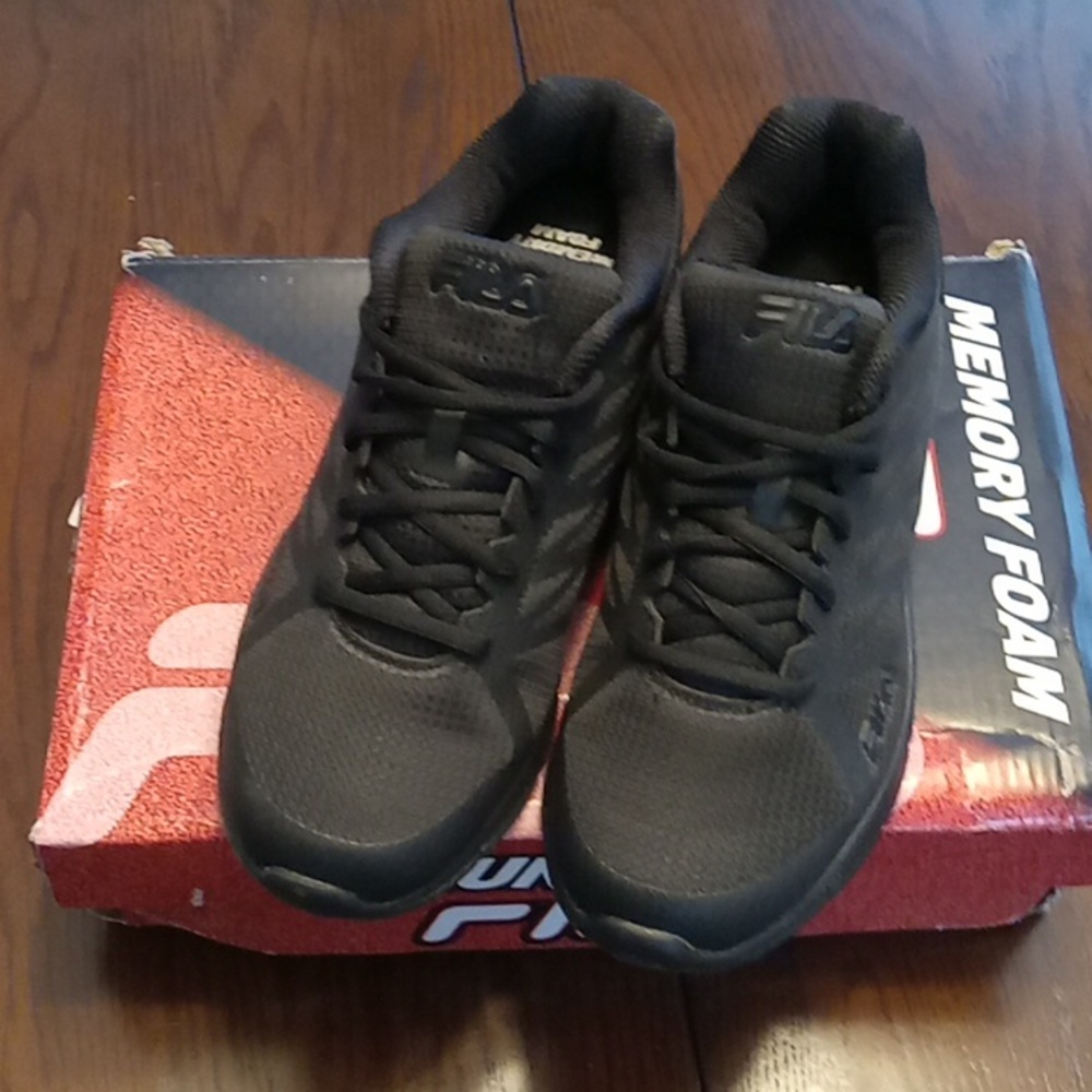 Fila women's athletic shoes-NEW